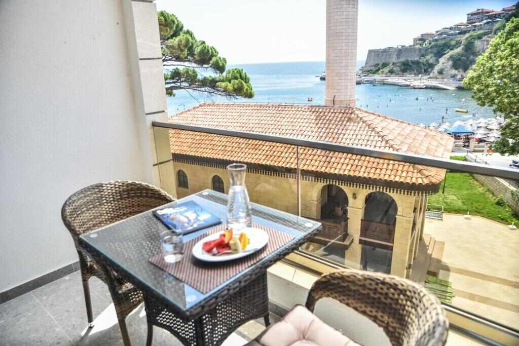 Private balcony overlooking the bay and Ulcinj Old Town